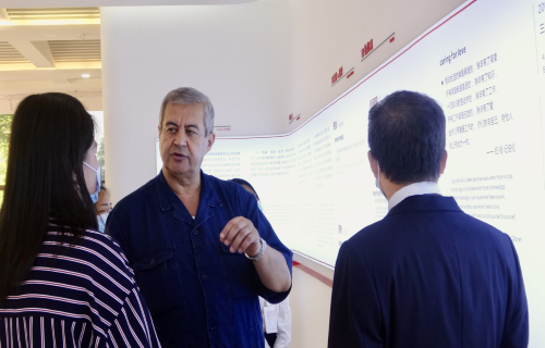 阿尔及利亚驻华大使及乌干达公使衔参赞一行访问bg大游生物